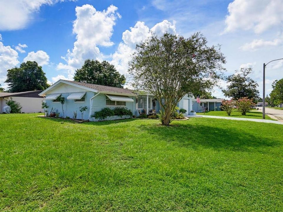For Sale: $239,900 (2 beds, 2 baths, 1325 Square Feet)