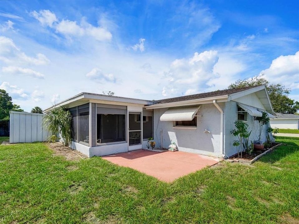 For Sale: $239,900 (2 beds, 2 baths, 1325 Square Feet)