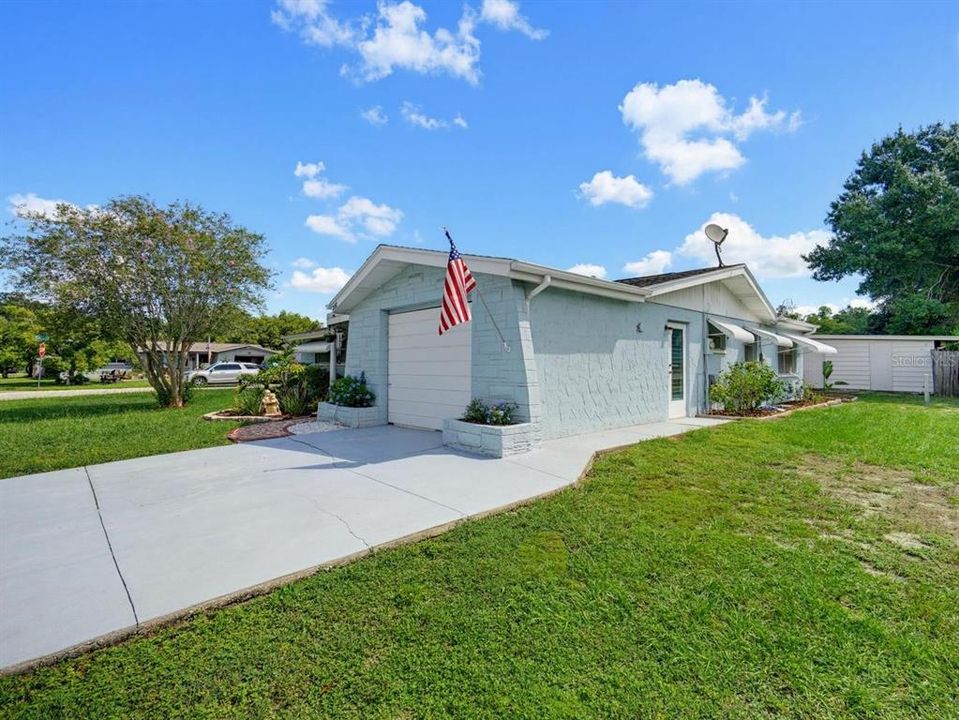 For Sale: $239,900 (2 beds, 2 baths, 1325 Square Feet)