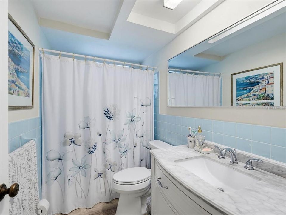 For Sale: $239,900 (2 beds, 2 baths, 1325 Square Feet)
