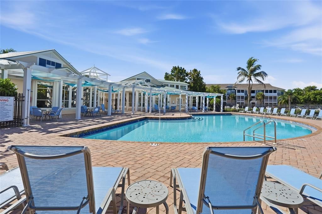 For Sale: $250,000 (2 beds, 2 baths, 1132 Square Feet)