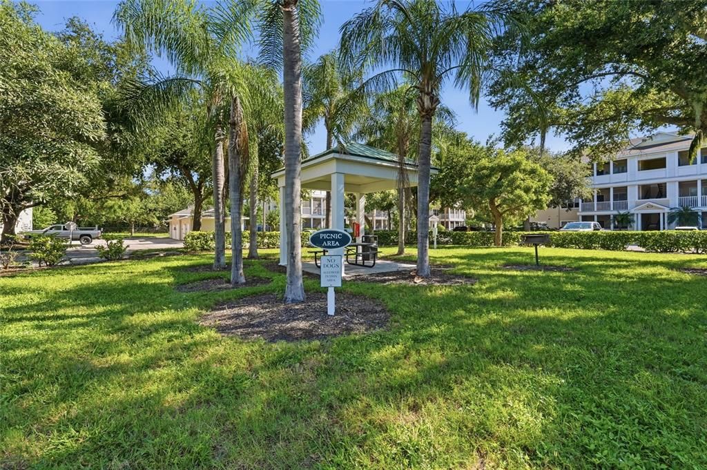 For Sale: $250,000 (2 beds, 2 baths, 1132 Square Feet)