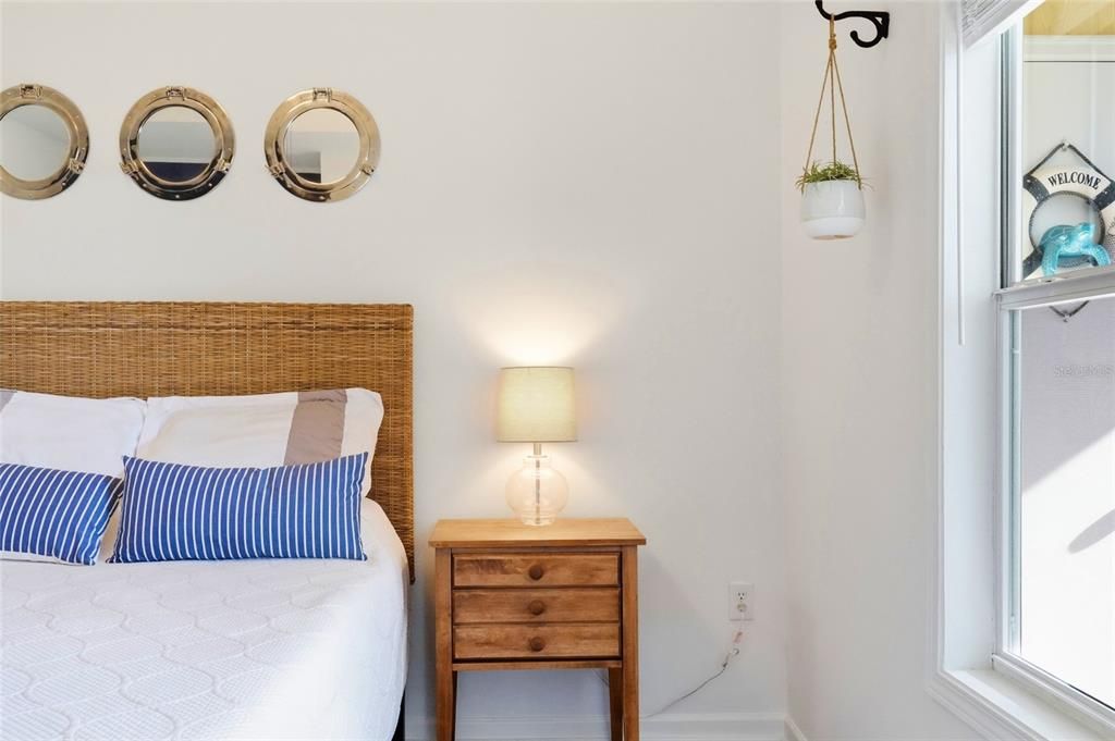 For Sale: $250,000 (2 beds, 2 baths, 1132 Square Feet)