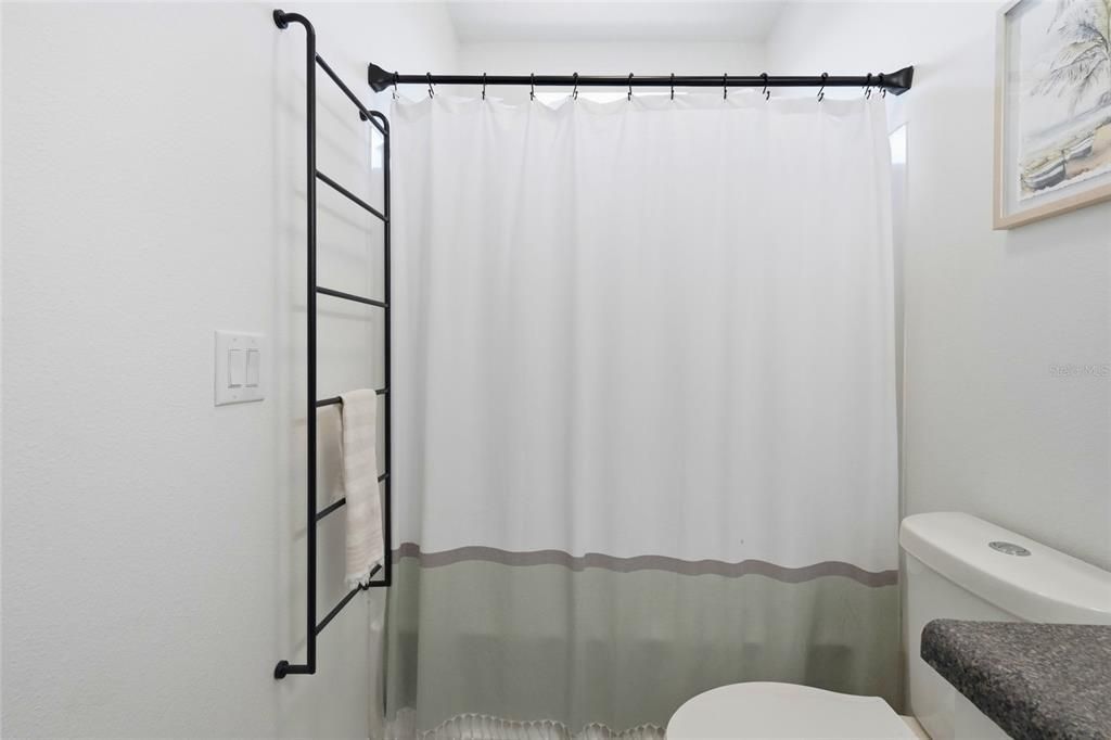 For Sale: $250,000 (2 beds, 2 baths, 1132 Square Feet)