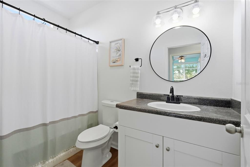 For Sale: $250,000 (2 beds, 2 baths, 1132 Square Feet)