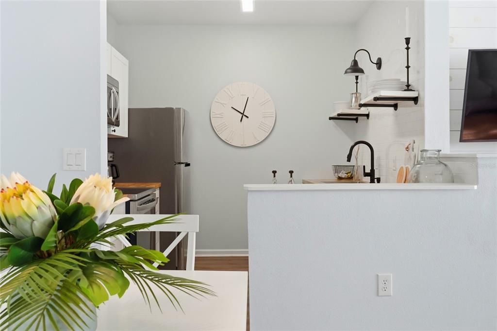For Sale: $250,000 (2 beds, 2 baths, 1132 Square Feet)