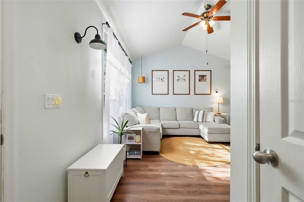 For Sale: $250,000 (2 beds, 2 baths, 1132 Square Feet)