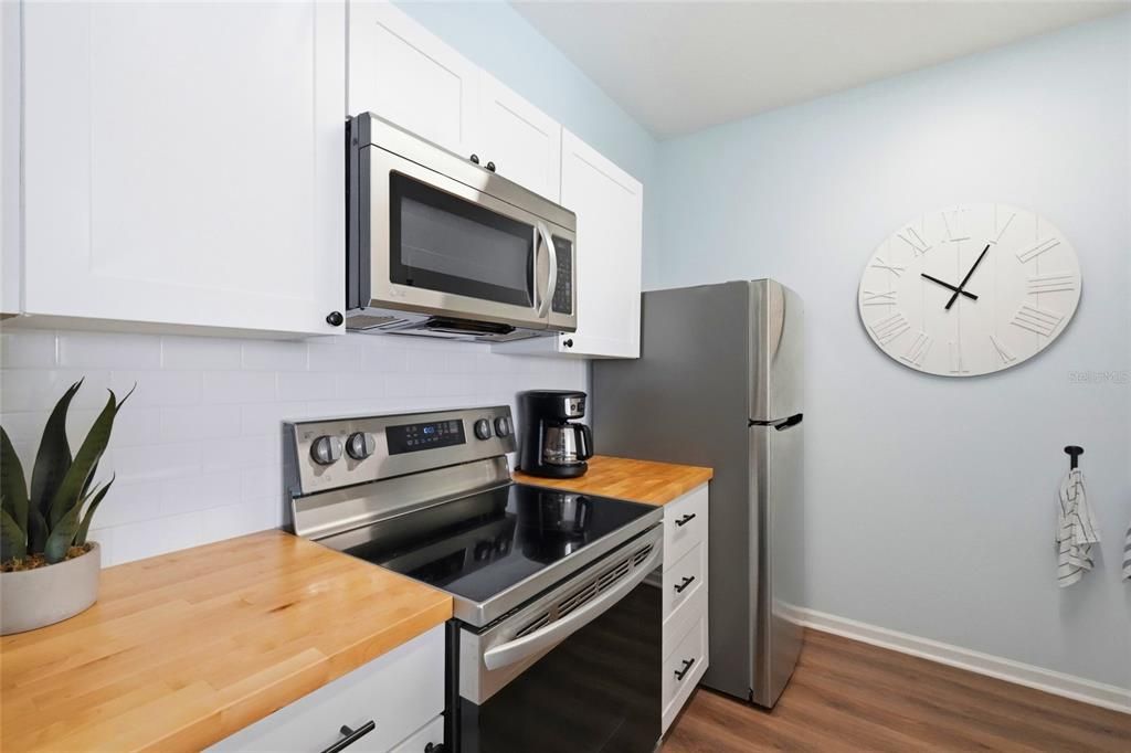 For Sale: $250,000 (2 beds, 2 baths, 1132 Square Feet)