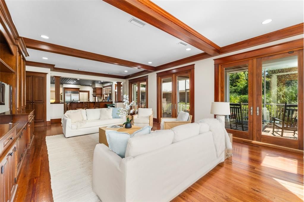 For Sale: $2,795,000 (8 beds, 7 baths, 8231 Square Feet)