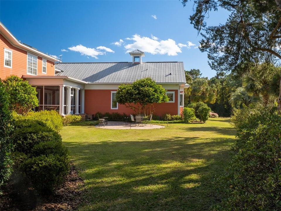 For Sale: $2,795,000 (8 beds, 7 baths, 8231 Square Feet)