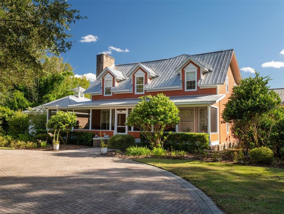 For Sale: $2,795,000 (8 beds, 7 baths, 8231 Square Feet)