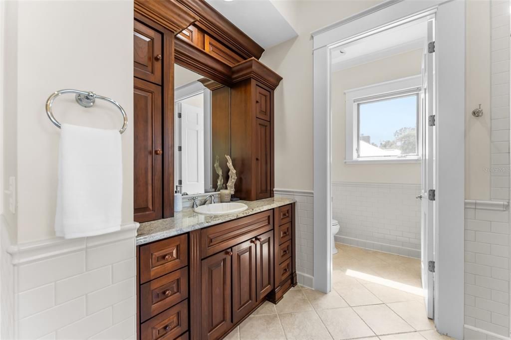 For Sale: $2,795,000 (8 beds, 7 baths, 8231 Square Feet)