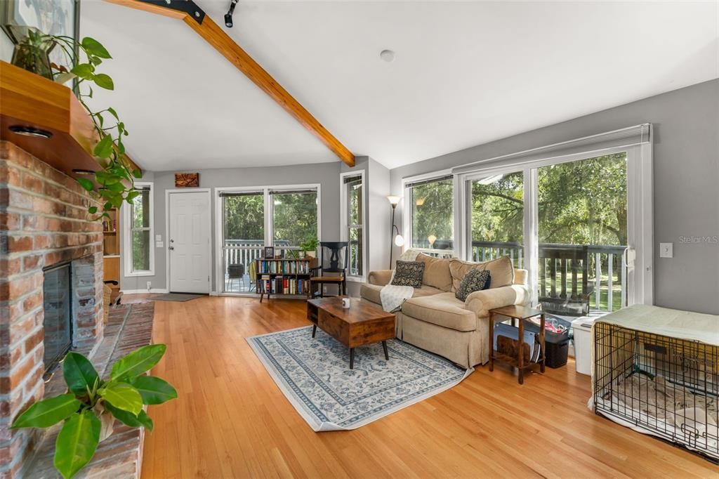 For Sale: $2,795,000 (8 beds, 7 baths, 8231 Square Feet)