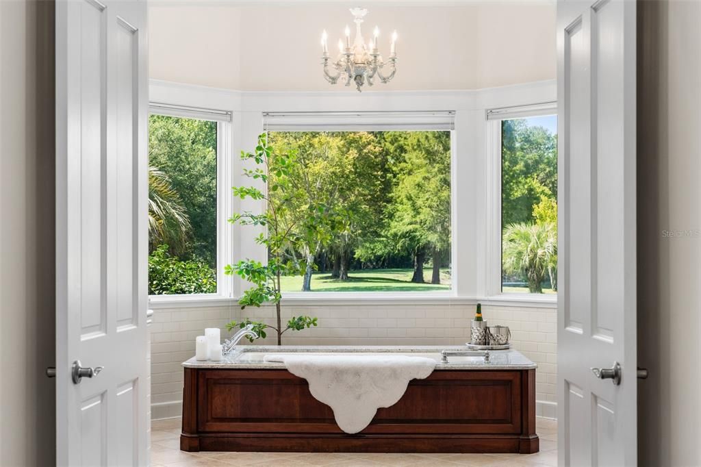 For Sale: $2,795,000 (8 beds, 7 baths, 8231 Square Feet)