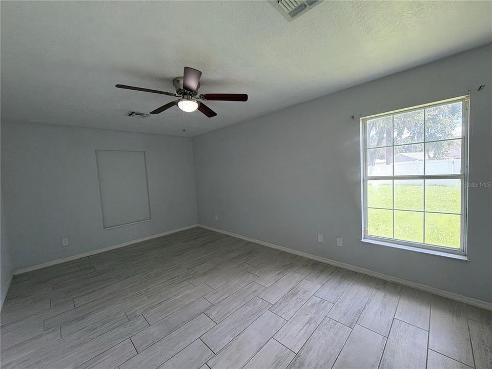 В аренду: $1,795 (3 спален, 3 ванн, 1756 Квадратных фут)