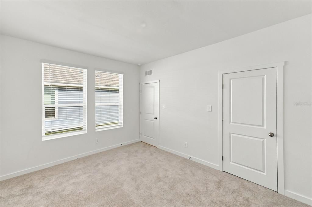 For Rent: $4,895 (5 beds, 4 baths, 3195 Square Feet)