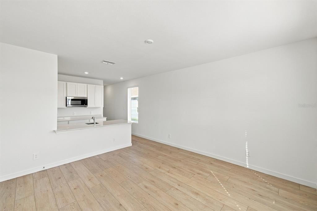 For Rent: $4,895 (5 beds, 4 baths, 3195 Square Feet)