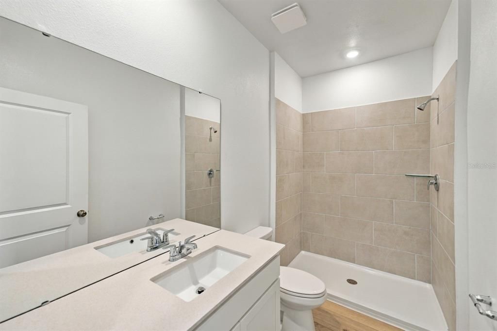 For Rent: $4,895 (5 beds, 4 baths, 3195 Square Feet)