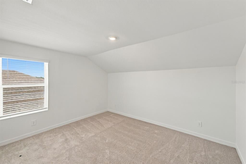 For Rent: $4,895 (5 beds, 4 baths, 3195 Square Feet)
