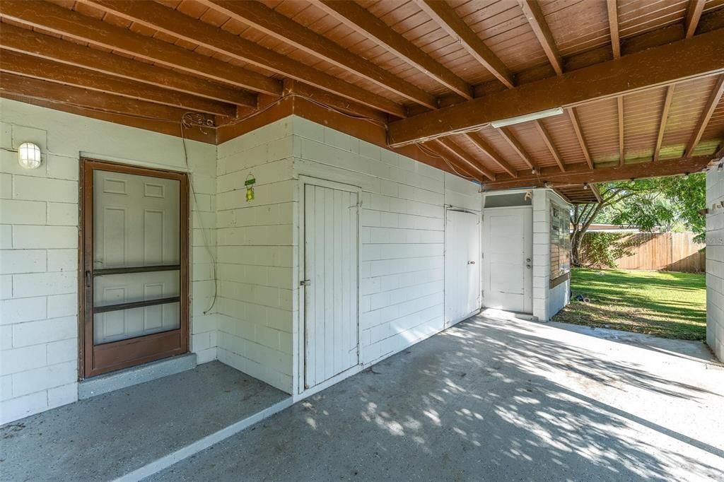 For Rent: $2,200 (3 beds, 1 baths, 1012 Square Feet)