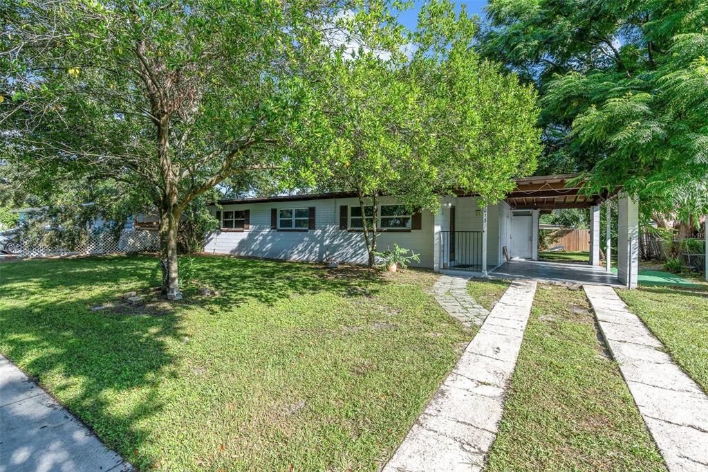 For Rent: $2,200 (3 beds, 1 baths, 1012 Square Feet)
