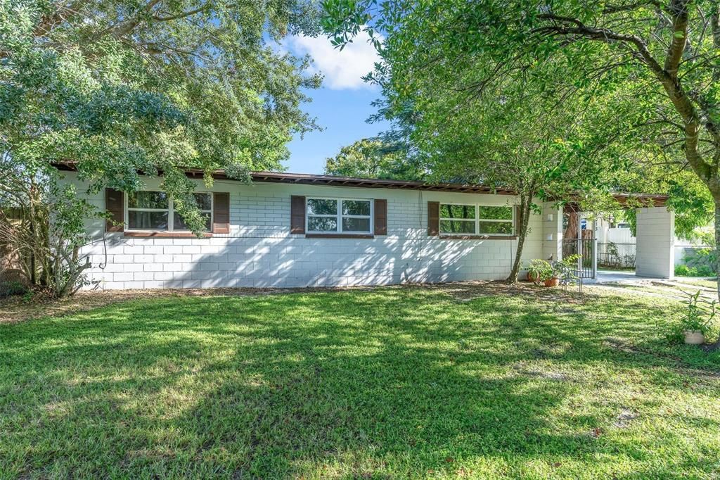For Rent: $2,200 (3 beds, 1 baths, 1012 Square Feet)