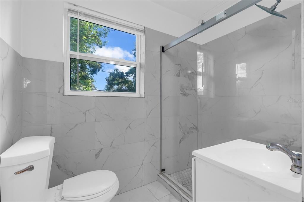 For Rent: $2,200 (3 beds, 1 baths, 1012 Square Feet)