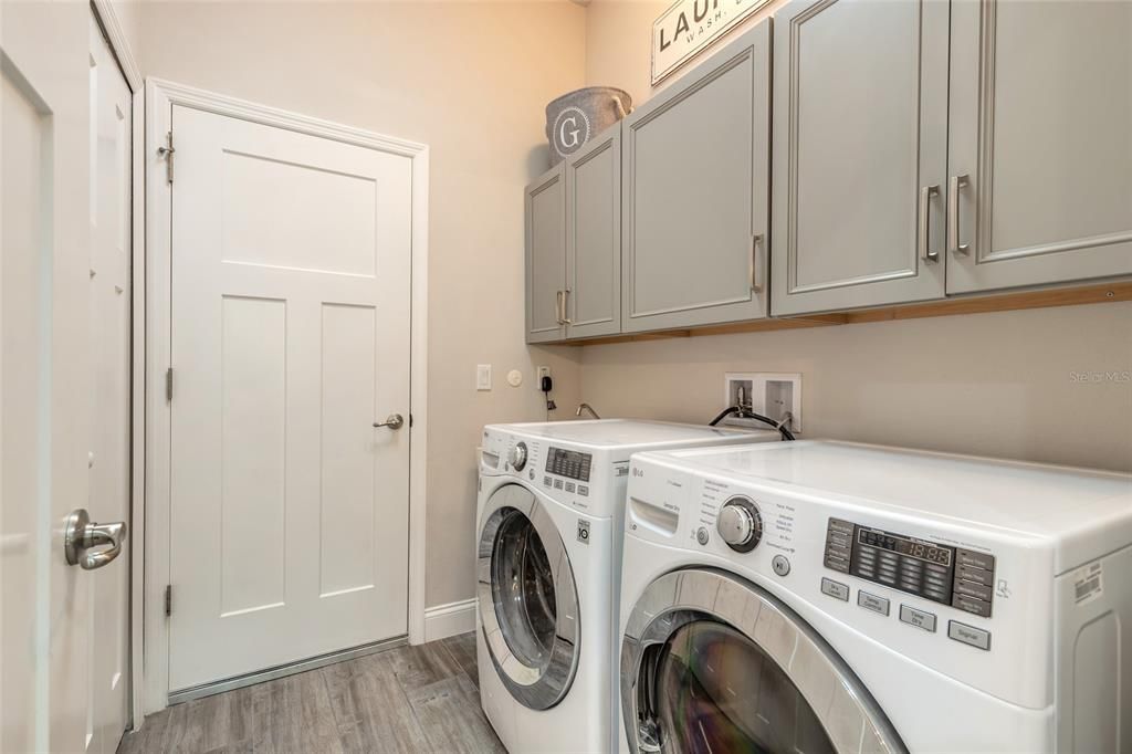 For Sale: $699,888 (3 beds, 2 baths, 2267 Square Feet)
