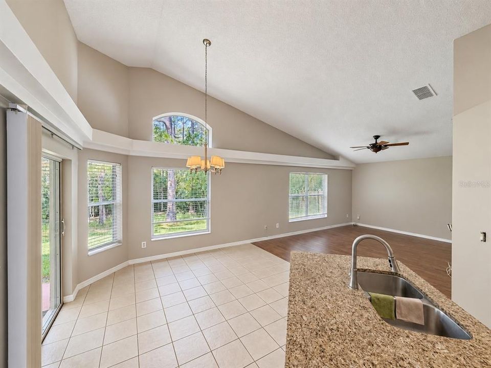 For Rent: $2,695 (4 beds, 2 baths, 2161 Square Feet)