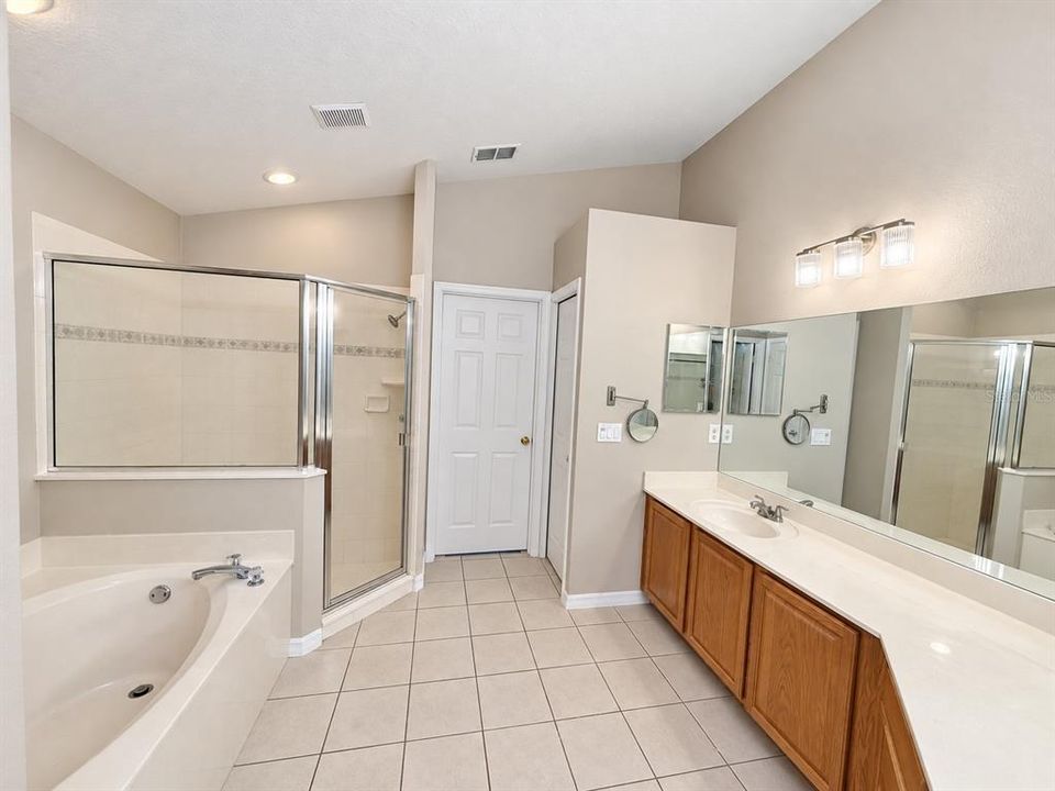 For Rent: $2,695 (4 beds, 2 baths, 2161 Square Feet)