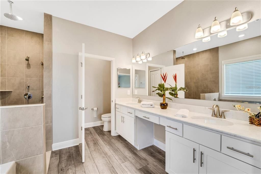 For Sale: $389,000 (4 beds, 3 baths, 2161 Square Feet)