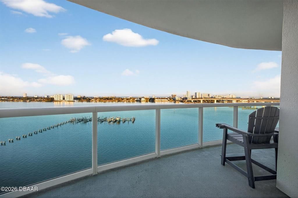 For Sale: $559,900 (3 beds, 3 baths, 2239 Square Feet)