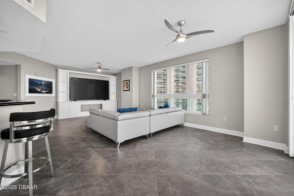 For Sale: $559,900 (3 beds, 3 baths, 2239 Square Feet)