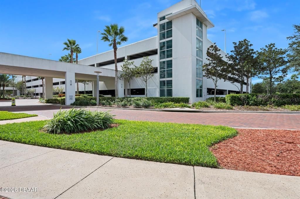 For Sale: $559,900 (3 beds, 3 baths, 2239 Square Feet)