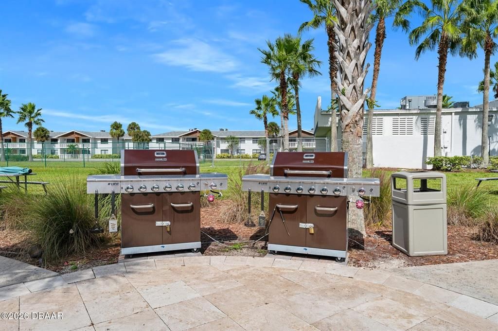For Sale: $559,900 (3 beds, 3 baths, 2239 Square Feet)