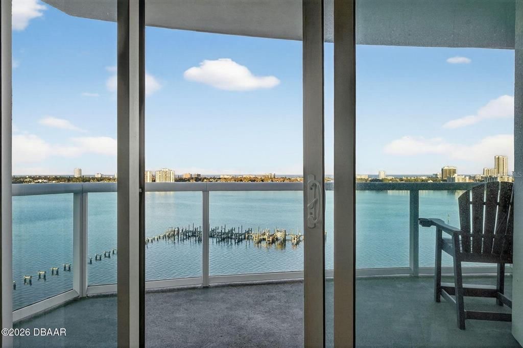 For Sale: $559,900 (3 beds, 3 baths, 2239 Square Feet)