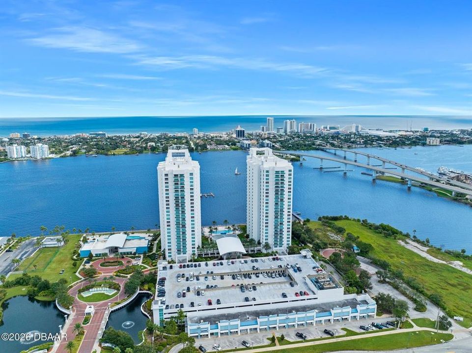 For Sale: $559,900 (3 beds, 3 baths, 2239 Square Feet)
