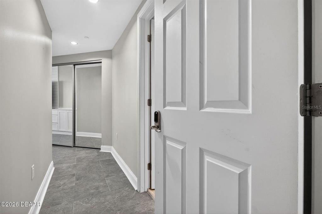 For Sale: $559,900 (3 beds, 3 baths, 2239 Square Feet)