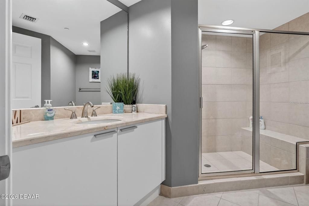 For Sale: $559,900 (3 beds, 3 baths, 2239 Square Feet)