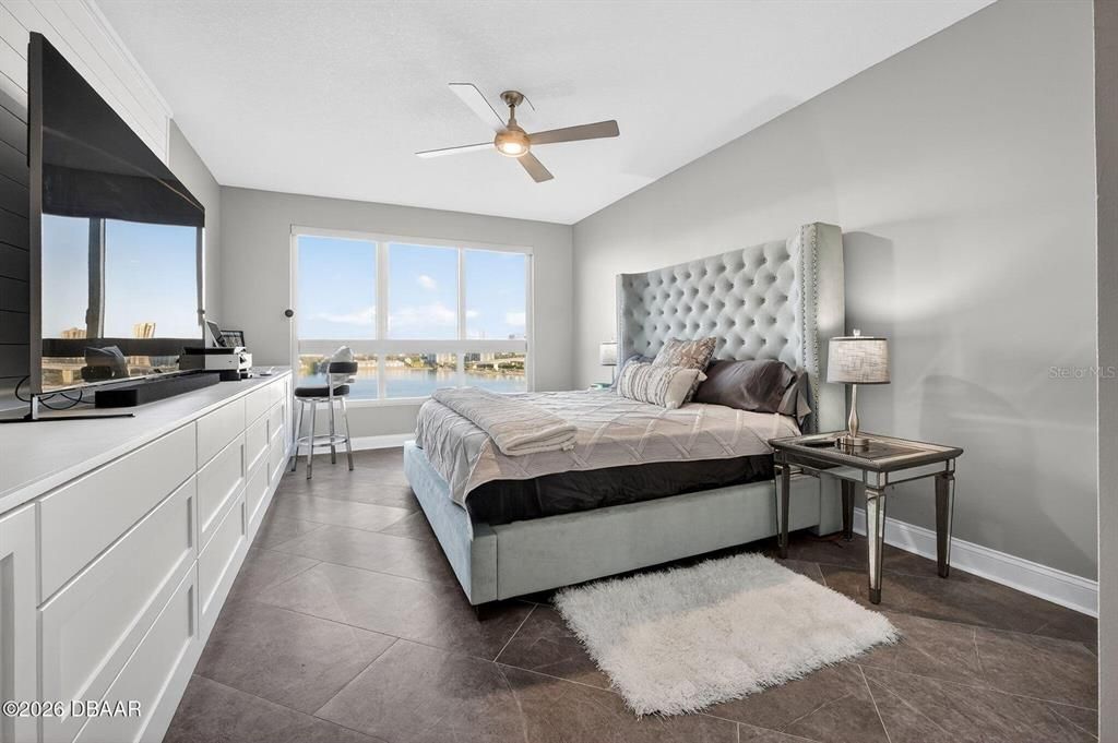For Sale: $559,900 (3 beds, 3 baths, 2239 Square Feet)