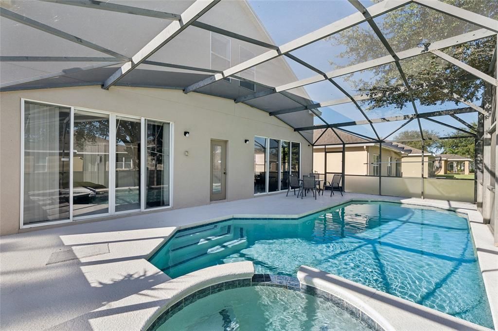 For Sale: $425,000 (5 beds, 3 baths, 2345 Square Feet)