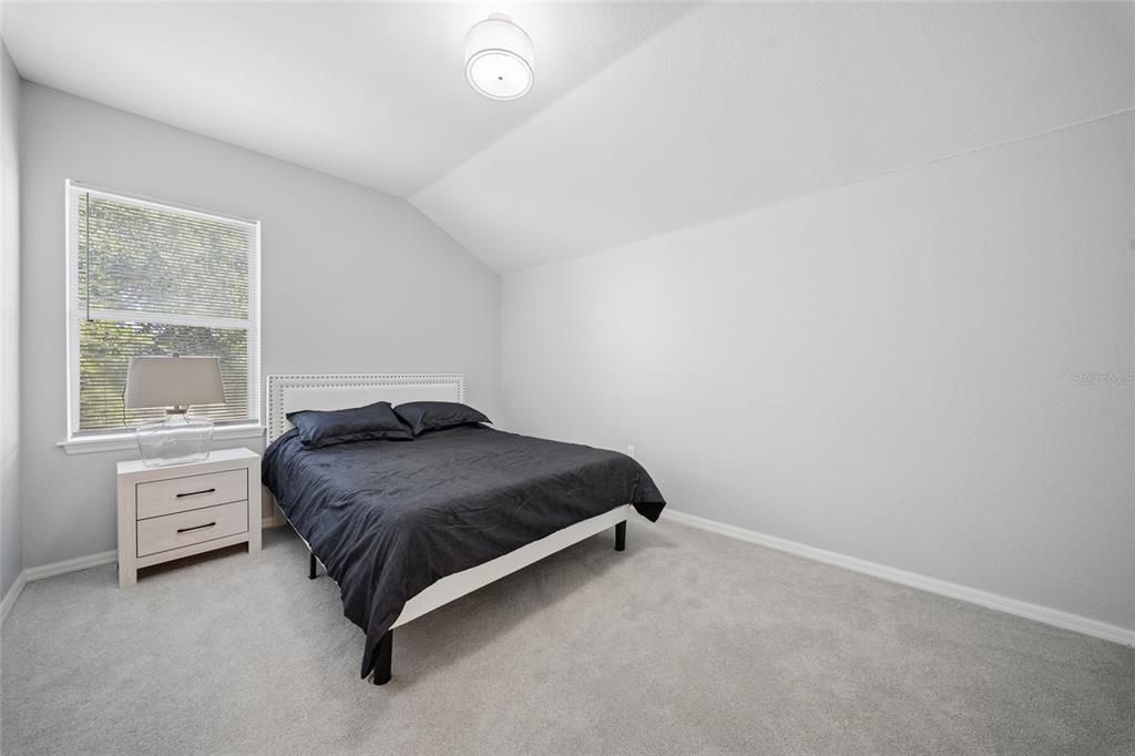 For Sale: $425,000 (5 beds, 3 baths, 2345 Square Feet)