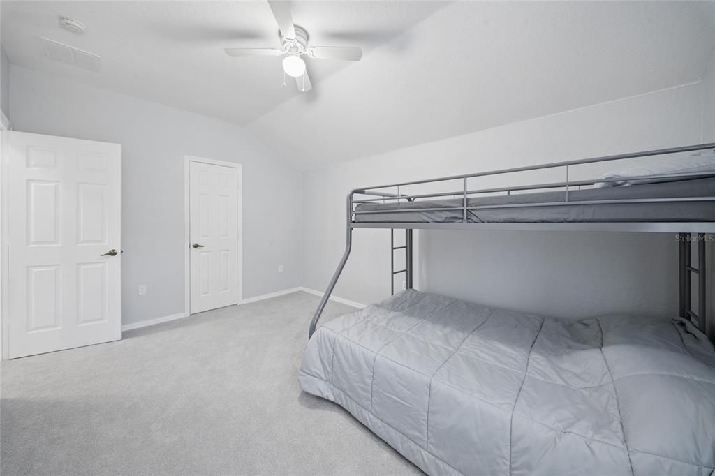 For Sale: $425,000 (5 beds, 3 baths, 2345 Square Feet)