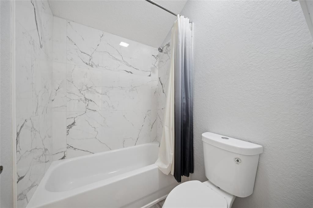 For Sale: $425,000 (5 beds, 3 baths, 2345 Square Feet)