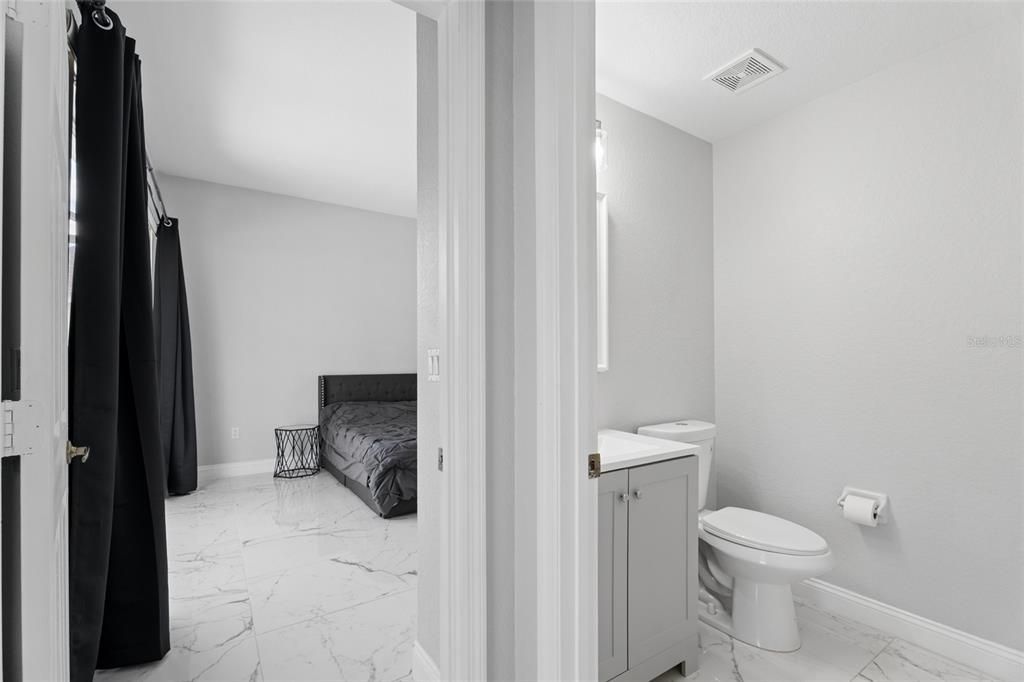 For Sale: $425,000 (5 beds, 3 baths, 2345 Square Feet)