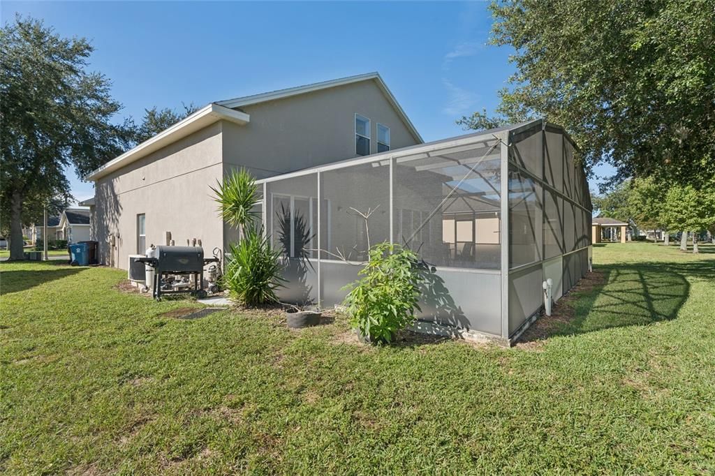 For Sale: $425,000 (5 beds, 3 baths, 2345 Square Feet)