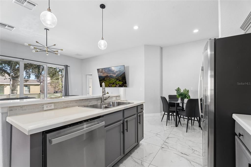 For Sale: $425,000 (5 beds, 3 baths, 2345 Square Feet)