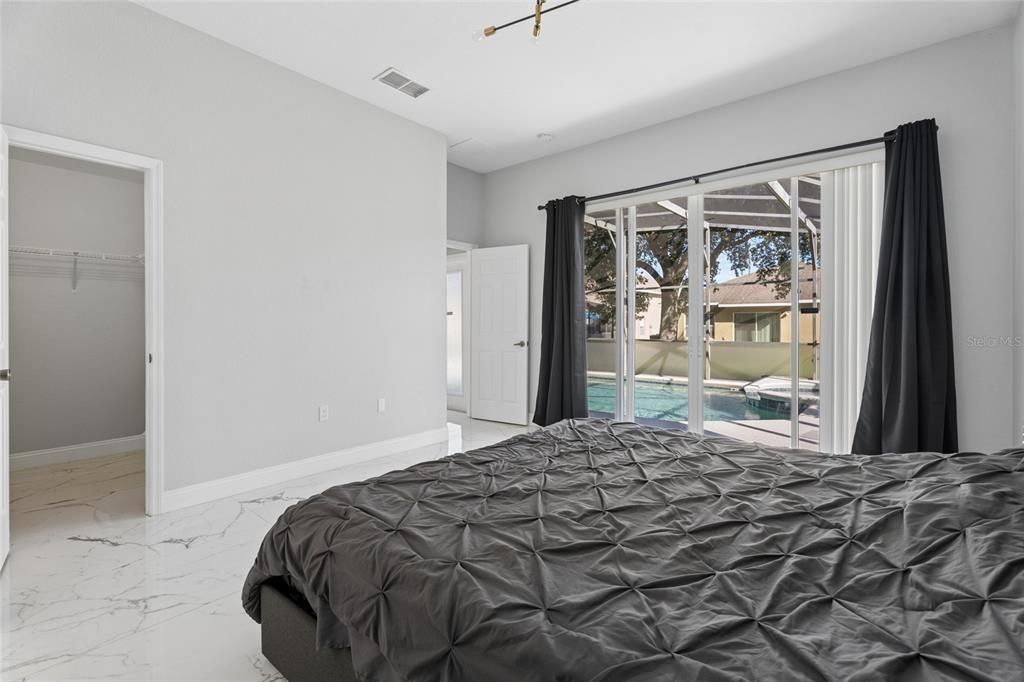 For Sale: $425,000 (5 beds, 3 baths, 2345 Square Feet)