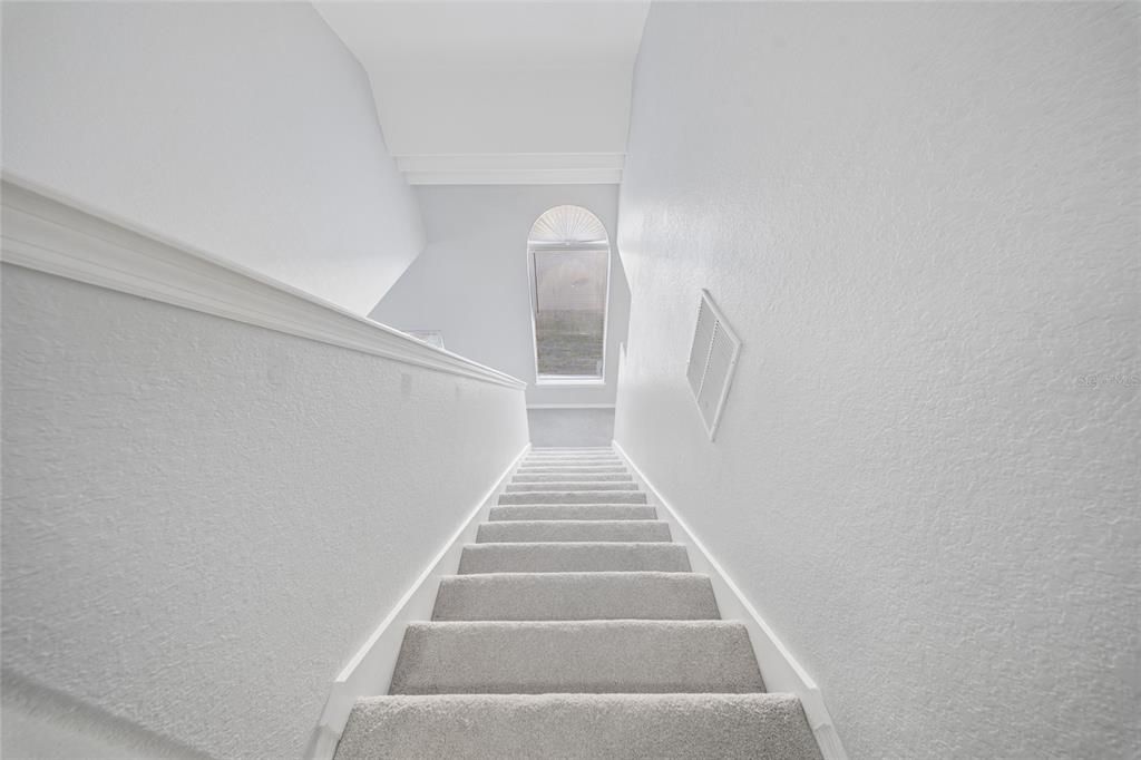For Sale: $425,000 (5 beds, 3 baths, 2345 Square Feet)