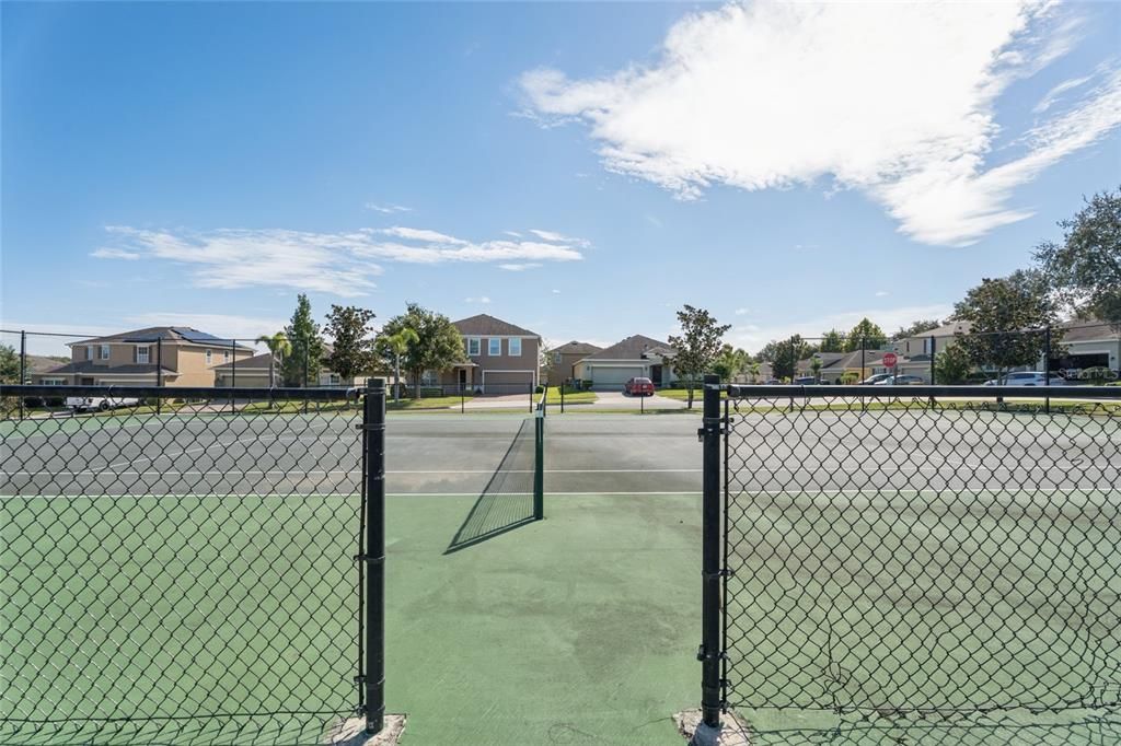 For Sale: $425,000 (5 beds, 3 baths, 2345 Square Feet)